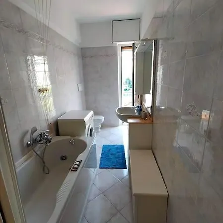 דירה Luminoso Vista Mare, Comodo ואראצה