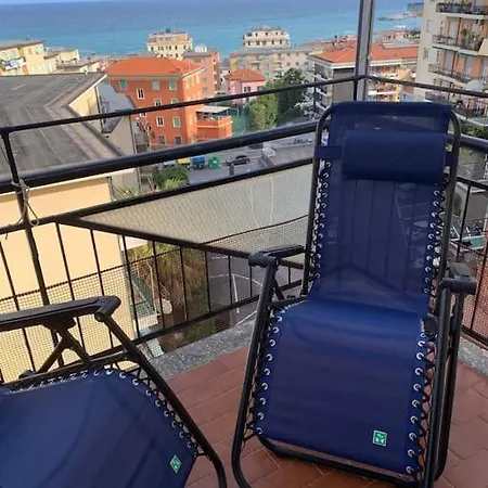 Luminoso Vista Mare, Comodo Apartment